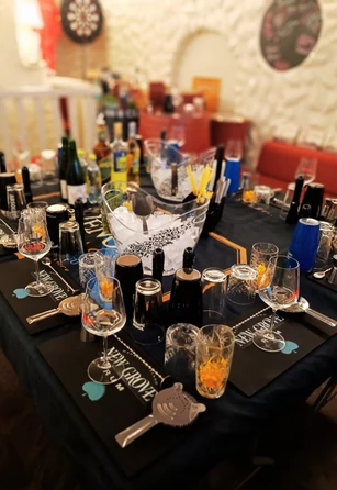 Atelier cocktail à l'étage du Santeuil Café