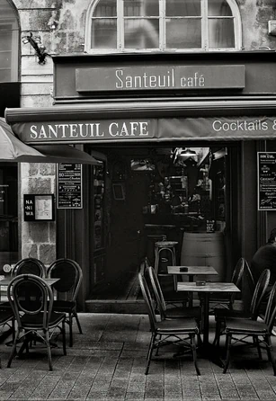 Devanture du bar à cocktail le Santeuil café